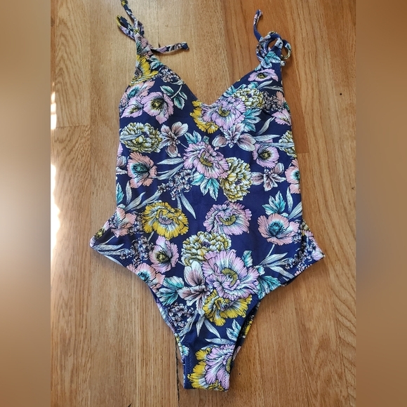 Jessica Simpson Other - Jessica Simpson All Over Floral Print Navy Blue Bathingsuit Size Medium